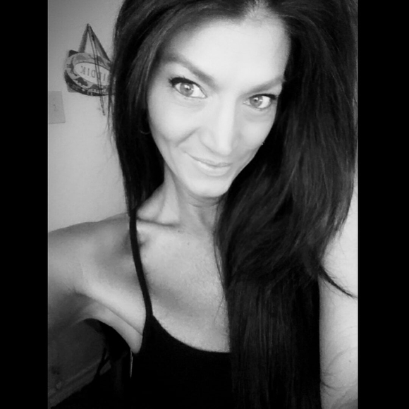 Meet your Posher, Holly - Picture 1 of 1